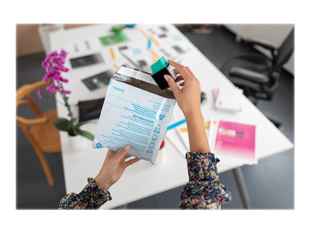 HP 963 - 24.09 ml - black - original - Officejet - ink cartridge - for Officejet 9012, Officejet Pro 90XX