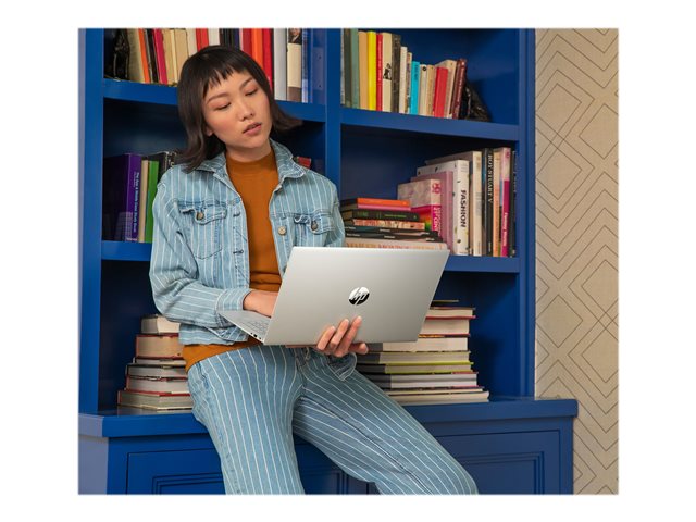 HP Pavilion Laptop 15-eh2012nb - AMD Ryzen 5 5625U / 2.3 GHz - Win 11 Home - Radeon Graphics - 8 GB RAM - 512 GB SSD NVMe - 15.6\" IPS 1920 x 1080 (Full HD) - Wi-Fi 6 - natural silver (cover and base), natural silver aluminium keyboard frame - kbd: Belgium