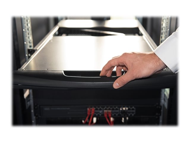 17IN LCD KVM Console 8-Port Cat 5